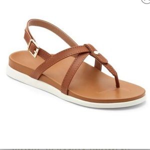 Vionic Veranda tan size 9.5